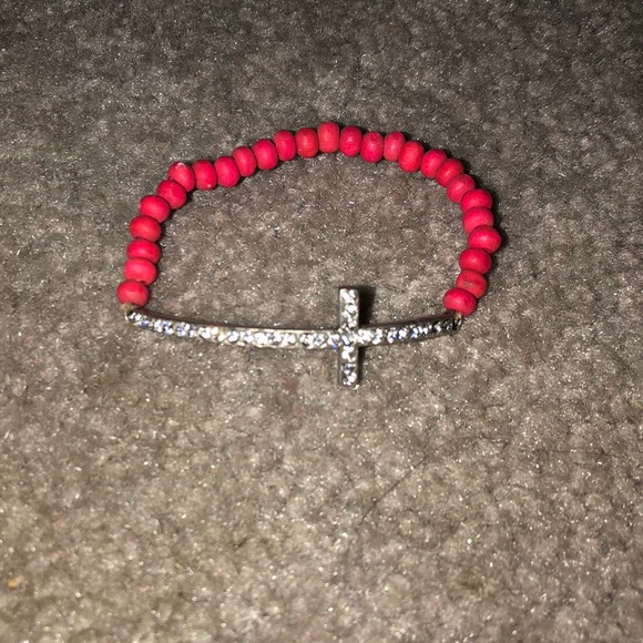 Pink cross bracelet - Picture 1 of 2